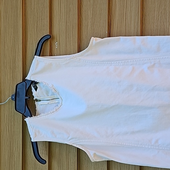 Dress - Picture 6 of 8